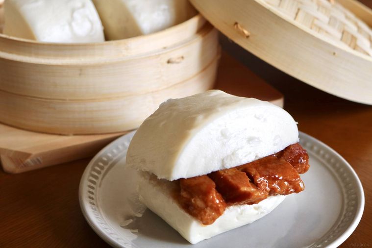 角煮を挟んだマントウ