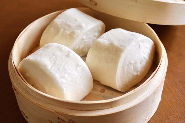 せいろでマントウを蒸している様子