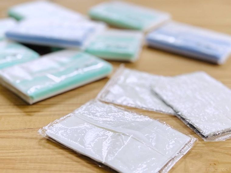 ポケットティッシュが散らばっている様子