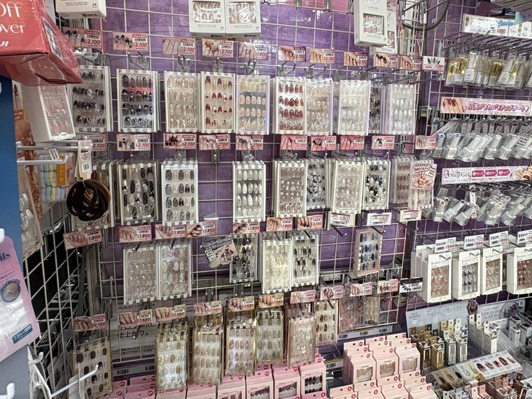 ドン・キホーテ 中目黒本店のネイルチップ売り場