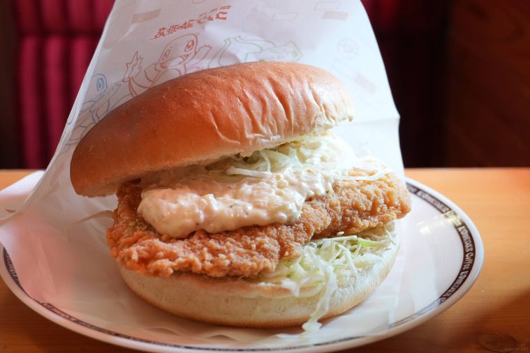 フシギダネ・ヒトカゲ・ゼニガメのなかよし鶏タツタバーガーレモンタルタル