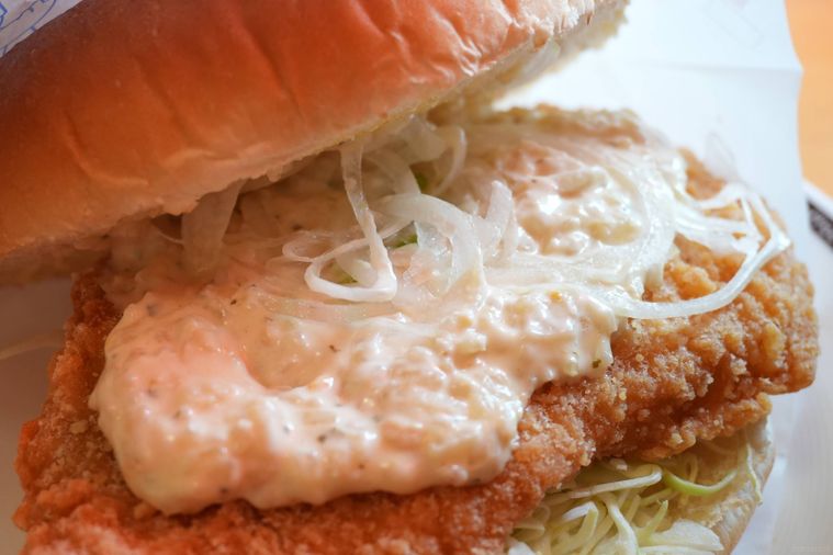 シギダネ・ヒトカゲ・ゼニガメのなかよし鶏タツタバーガーレモンタルタル