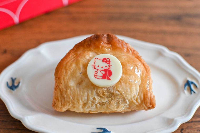 お皿にのったアップルパイ