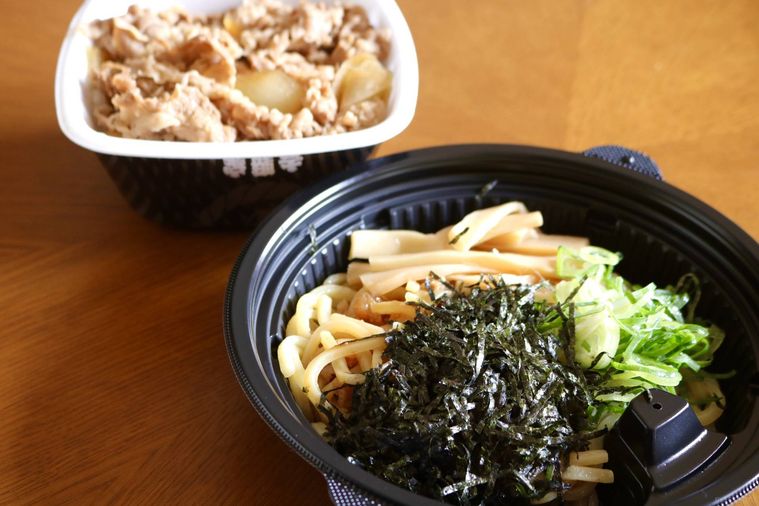 吉野家の新商品牛丼・油そばセット