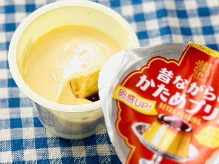 トーラクの昔ながらのかためプリンを開封した様子