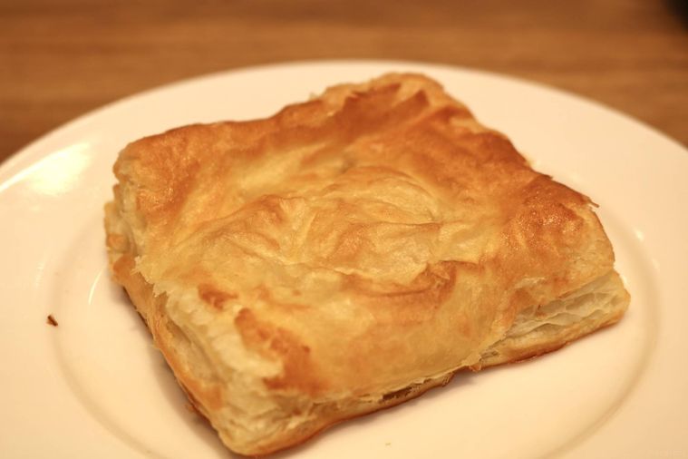 ホワイトソースのクロックムッシュ風パイ