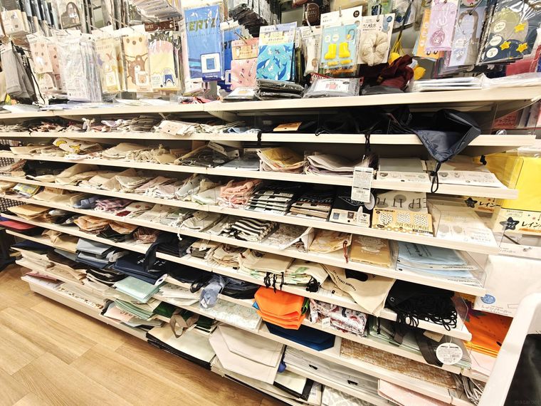 セリアのナップサック売り場