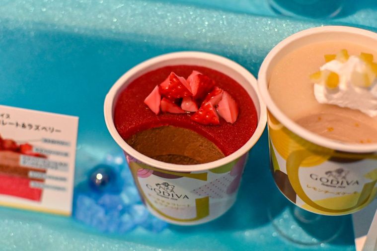 ラズベリーフレーバーのケーキアイス