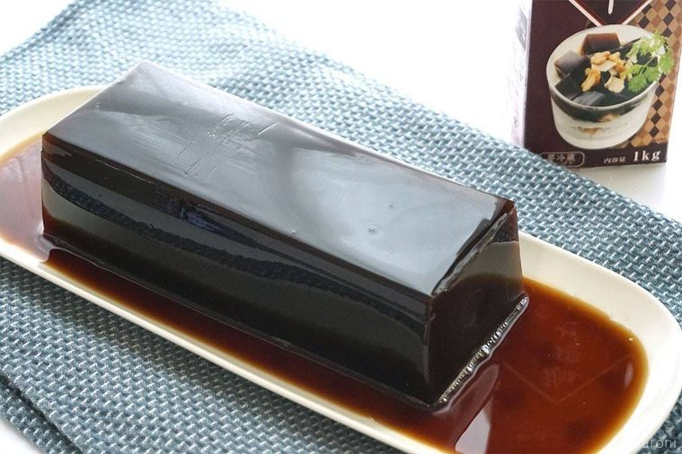 業務スーパーコーヒーゼリーをお皿に出した様子