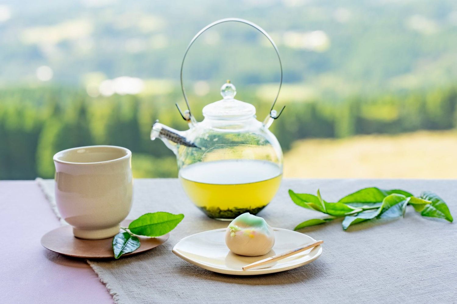 特徴4オリジナル上生菓子とともに霧島茶を楽しむ茶一杯ちゃいっぺ