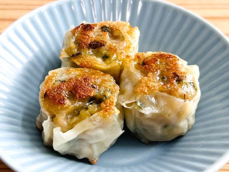 崎陽軒のギヨウザを焼いた様子