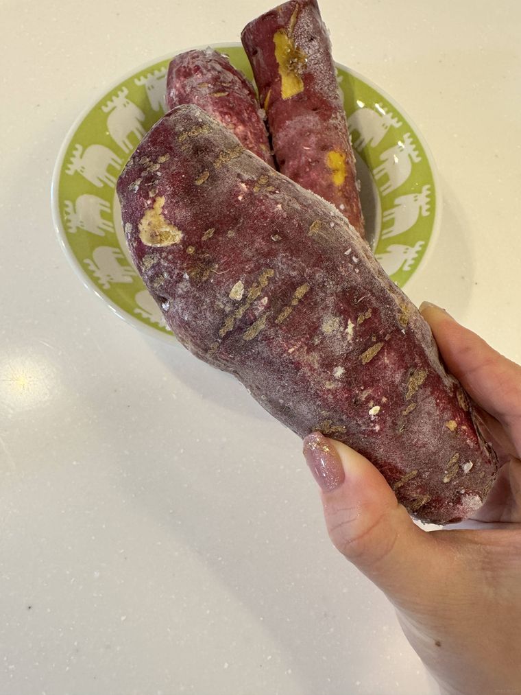 業務スーパーの蒸し芋