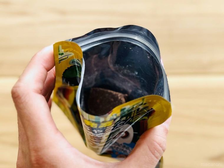 AI発案 合体しちゃったきたきたのこのこの山里を開けている様子