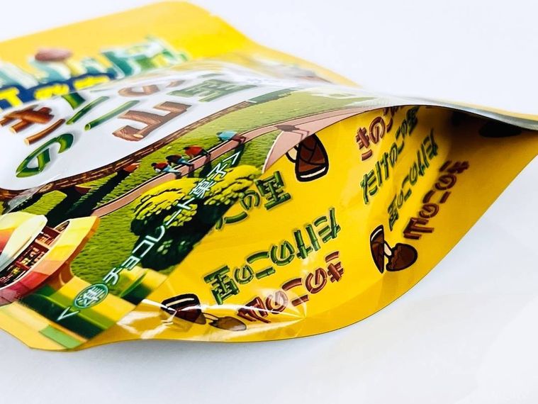 AI発案 合体しちゃったきたきたのこのこの山里のパッケージ