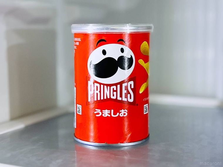 プリングルズを冷蔵庫に入れた様子