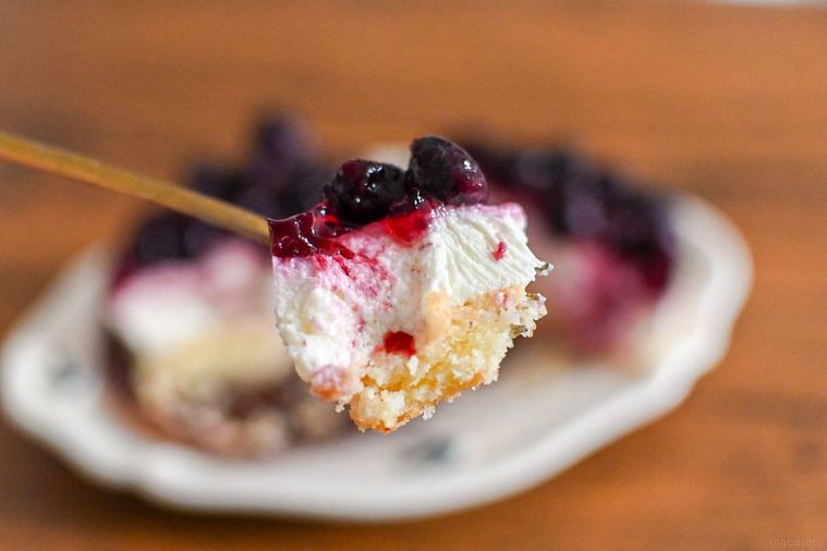 フォークで持ち上げているところ