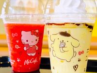 マクドナルドがサンリオとコラボハローキティポムポムプリンの新作ドリンクを飲み比べ