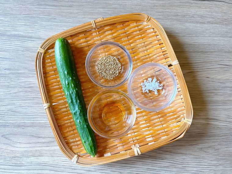 ごま油塩のやみつききゅうりの材料