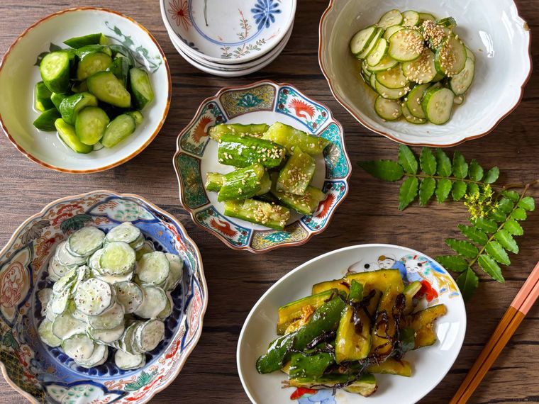 和皿に盛られたきゅうりだけレシピ5種