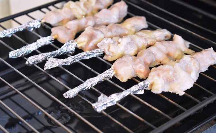 グリルに並べた焼き鳥