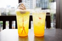 マクドナルド新作ドリンクは 和かんきつヨーグルト。マックフィズマックフロートを飲み比べ