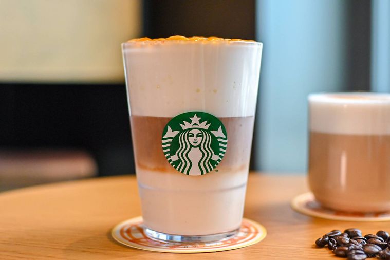 キャラメルマキアートのアイスを正面から