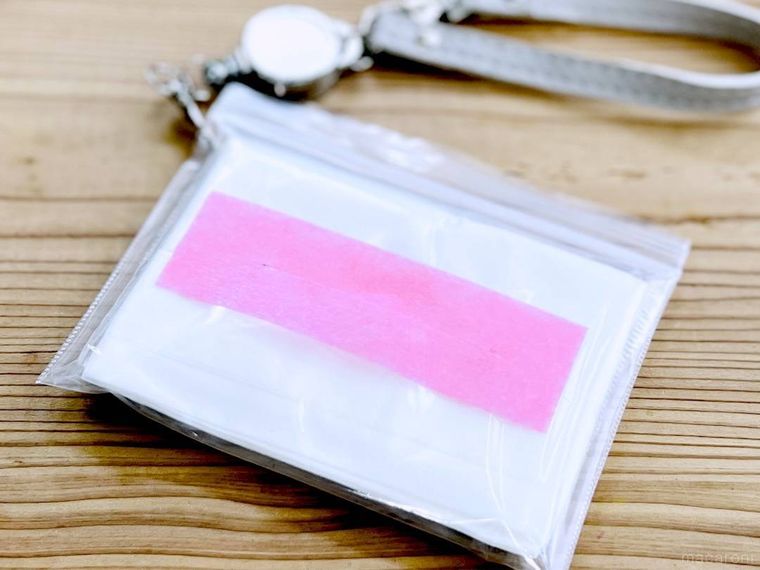 チャック付き袋でティッシュケースを作った様子