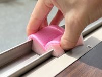 窓のサッシにぴったりフィット掃除方法に汚れを効率的にかき出せる