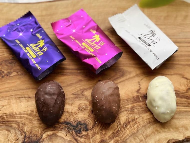 業務スーパーのチョコ3種類を出して並べたところ