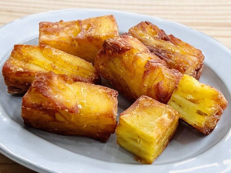 ローソンのミルフィーユポテト さつまいもを皿に盛り付けた様子