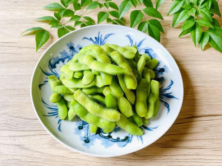 丸皿に盛られたゆでえだ豆