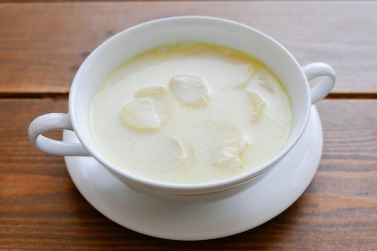 じゃがいもスライスのミルクスープ