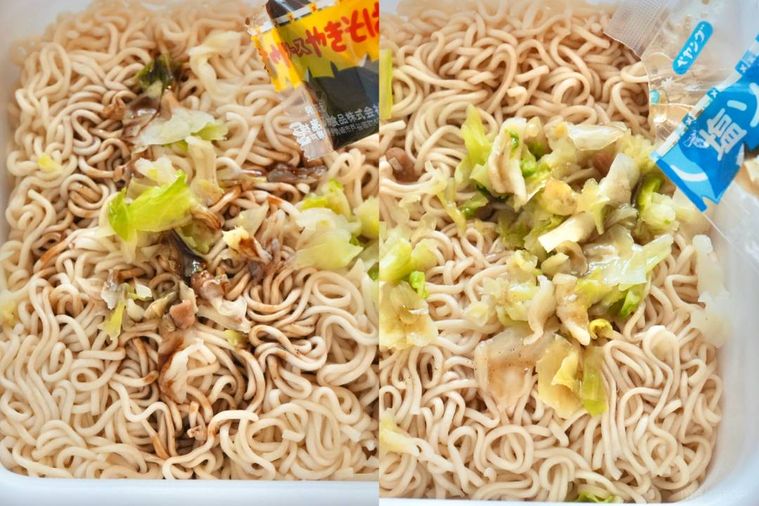 カップ焼きそばにソースと塩ソースをかける様子