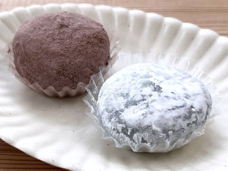 無印良品のチョコミントのクリーム大福アソートを皿に出した様子