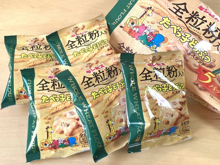 たべっ子どうぶつのシェアパックを開封した様子