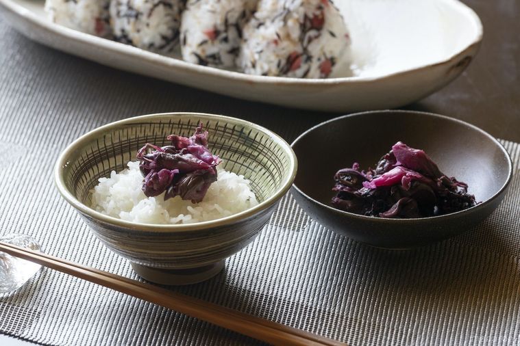 白いごはんとしば漬け風の漬物