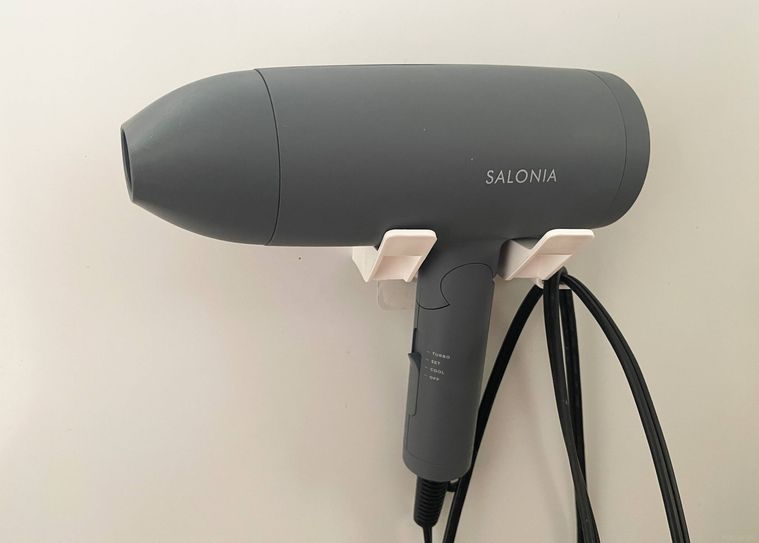 粘着シート ドライヤーホルダーの使用例