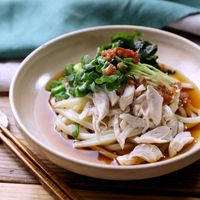 梅だれでさっぱりささみとオクラの冷やしうどん夏の簡単ランチに