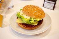 マクドナルドご当地マック新作5品を発売前に食べ比べ聖闘士星矢とのコラボパッケージにも注目