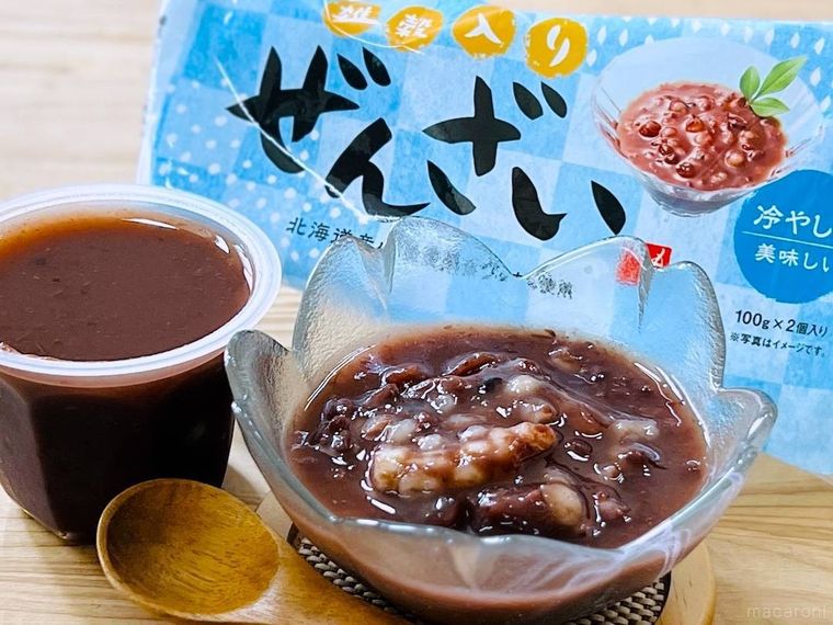 カルディの北海道産小豆使用 雑穀入りぜんざいをガラスの器に盛り付けた様子