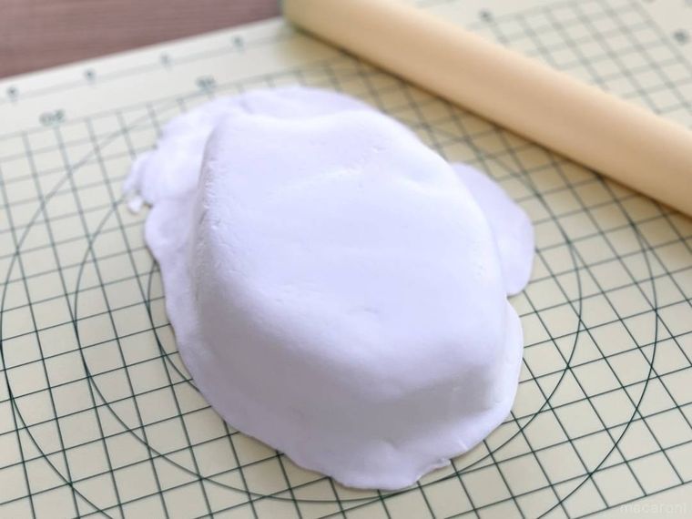 スポンジに粘土を貼り付けた様子