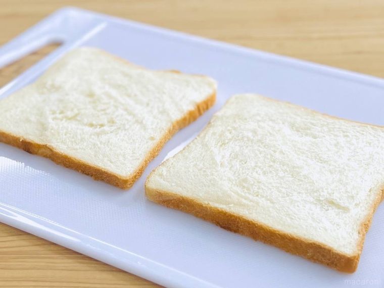 6枚切りの食パンを半分にスライスした様子