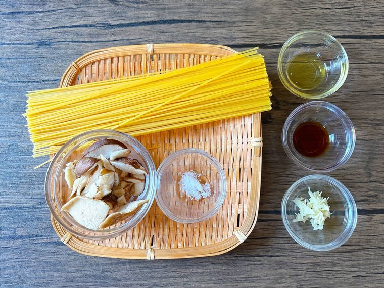 冷凍しいたけの和風パスタの材料