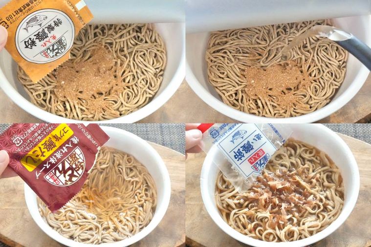 カップそばの容器に熱湯を注ぎ調味料を加えて完成させる様子