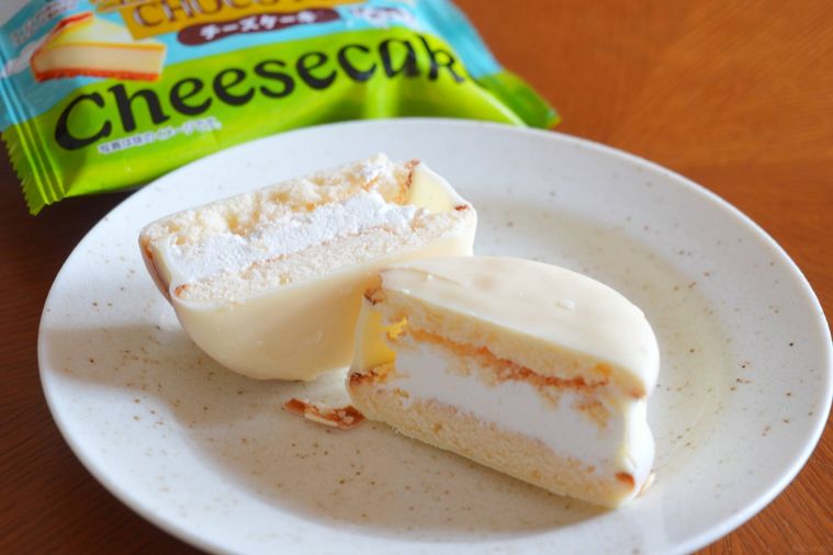 生 チョコパイチーズケーキの中身とパッケージ