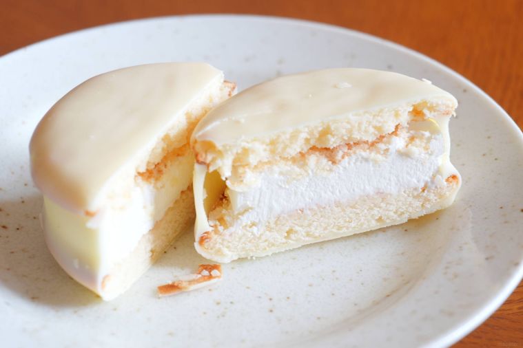 真っ白な生 チョコパイチーズケーキの断面