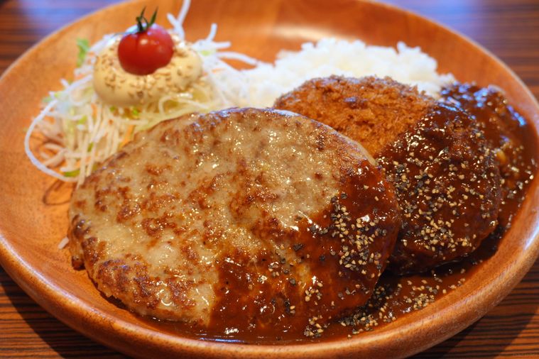 メンチカツペッパーソースハンバーグディッシュ