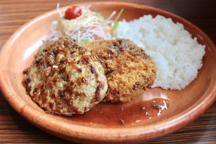 メンチカツハンバーグディッシュ