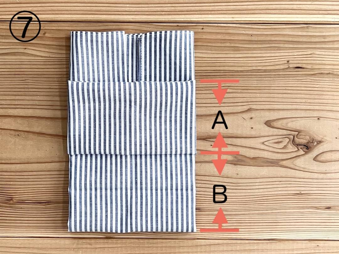 縫わずに折るだけ。ハンカチをポーチにする方法に「小物が迷子に