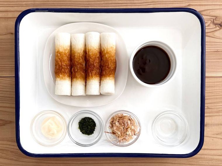 ちくわ、たこ焼きソース、マヨネーズ、青のり、かつおぶし、サラダ油